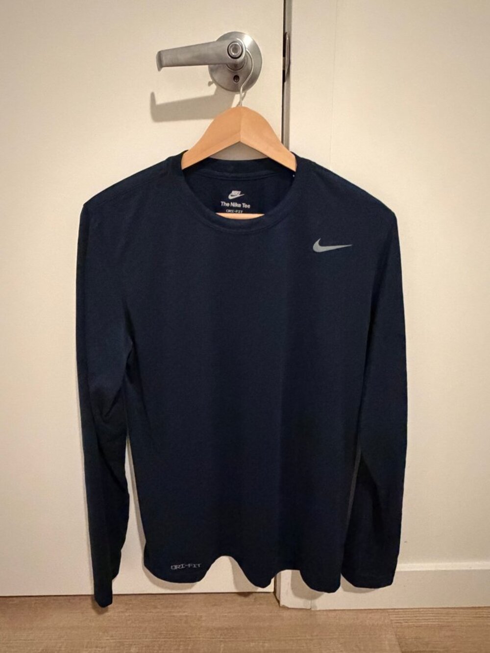 Nike Dri-FIT Long Sleeve Shirt Navy Blue Silver Swoosh Size M